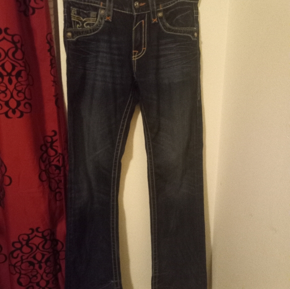 Very nice jeanhas wear in the backside bottom but only enhances the look tbh